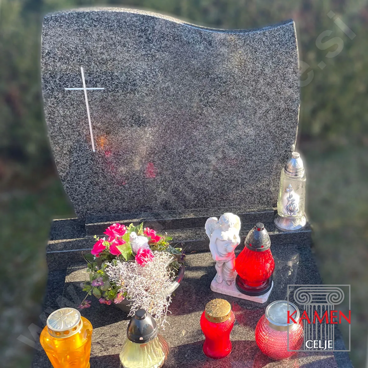 Kamen Celje - Žarni spomenik 33