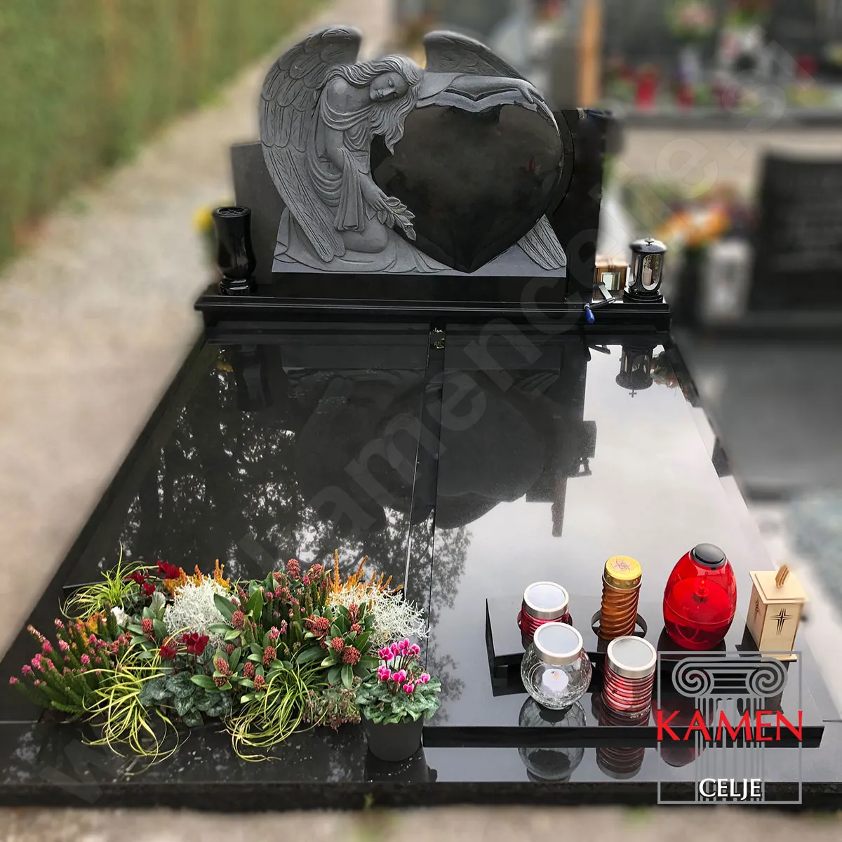 Kamen Celje - Družinski spomenik 28